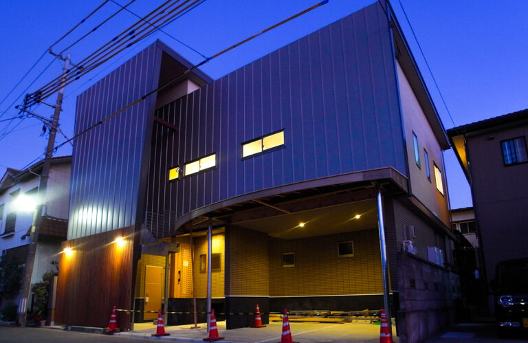 信濃町の家 完全分離型の二世帯住宅